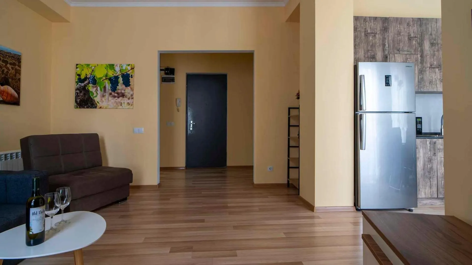 The Bright Beam Apartment - 2 Bedroom تبليسي 0*,