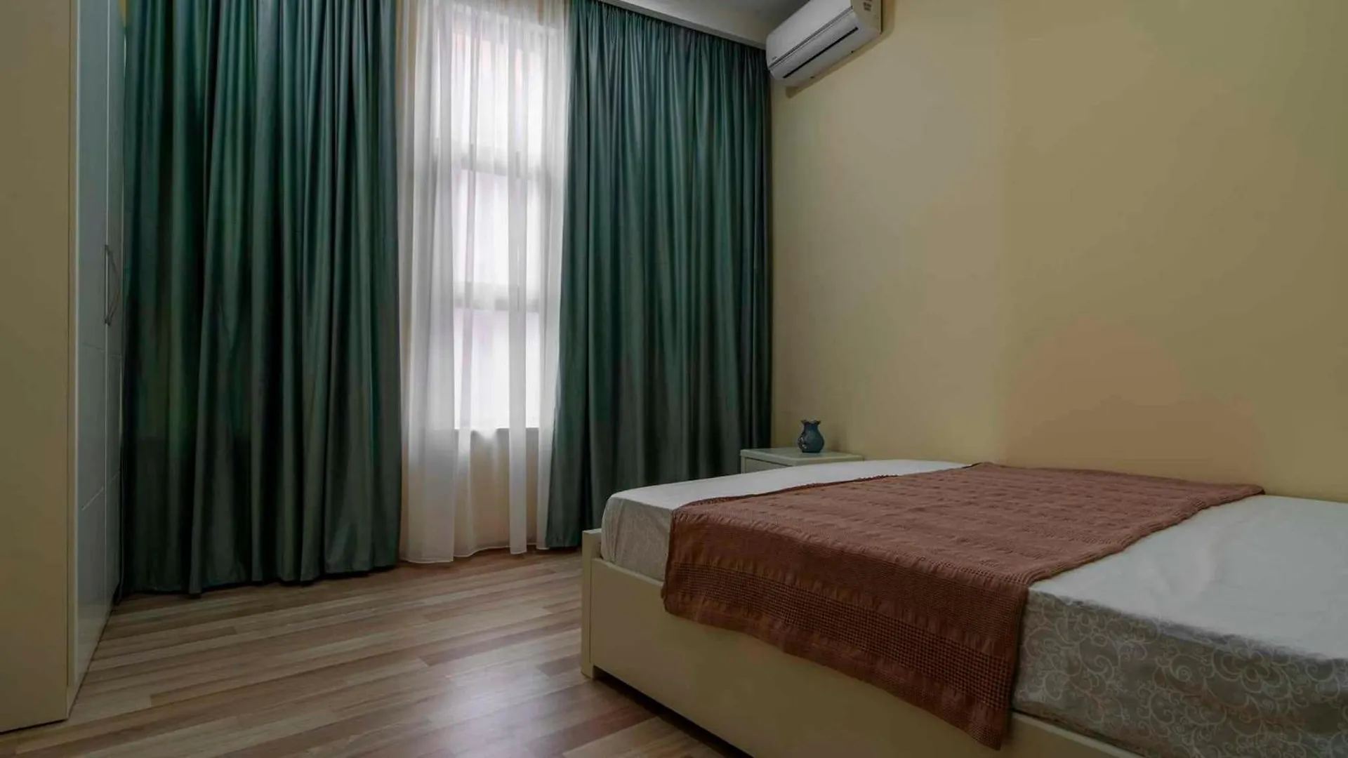 The Bright Beam Apartment - 2 Bedroom تبليسي 0*,  جورجيا